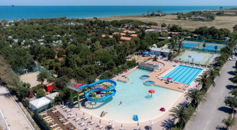 Club del Sole La Risacca Family Collection in Civitanova Marche