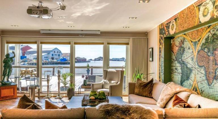Svolvær Havn Waterfront Villa — photo 2