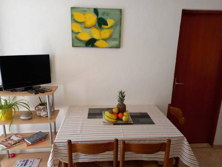 Two bedroom apartment near beach Ivan Dolac, Hvar (A-21269-d) — photo 3