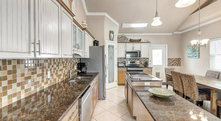 Vacation home | Beach nearby | Pet-friendly — photo 5