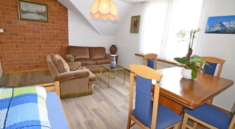 Apartment with 2 rooms for 5 persons — photo 2