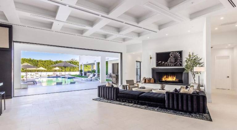 Old Town Scottsdale Luxury Villa - Heated Pool, Spa, Rooftop Deck, Sauna, Speakeasy — photo 5