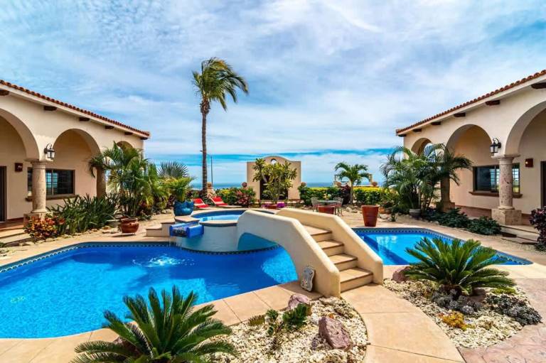 Cabo Villa for 20 w Ocean Views Pool Hot tub