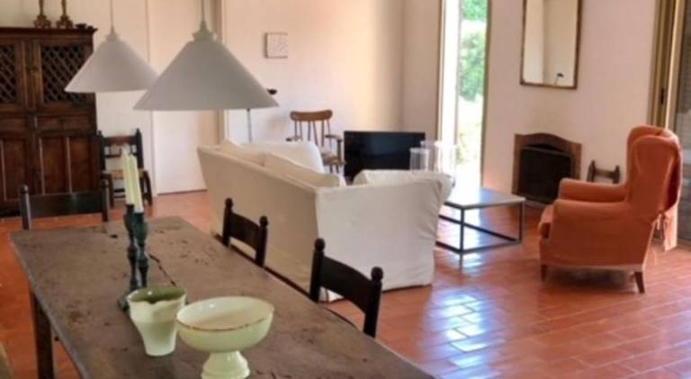 Ample villa with patio & private pool | Pets allowed — photo 4