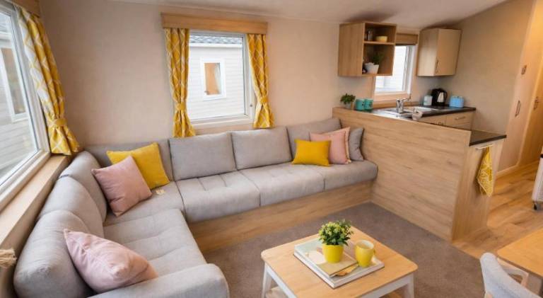 M&B Holiday Home 2025 Cozy Beach side Caravan 4 Beds, 3 Sofa Bed, 7 Sleep, Wifi, Tea and Coffee, Fre — photo 2