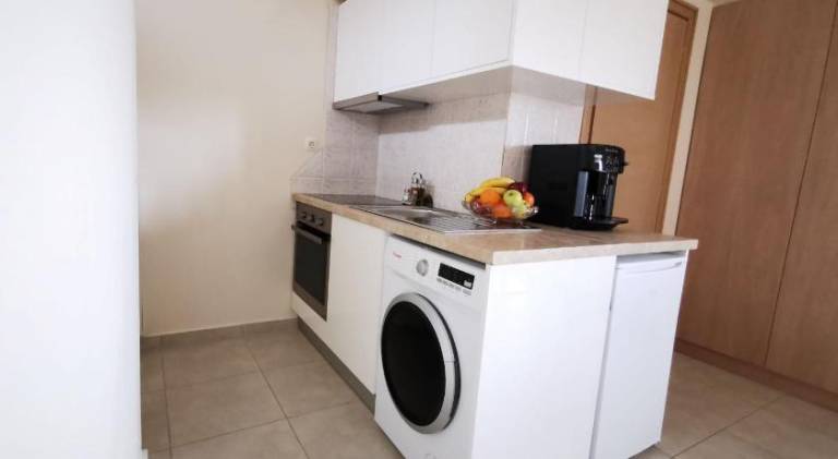 Apartment with grill, yard & terrace — photo 4