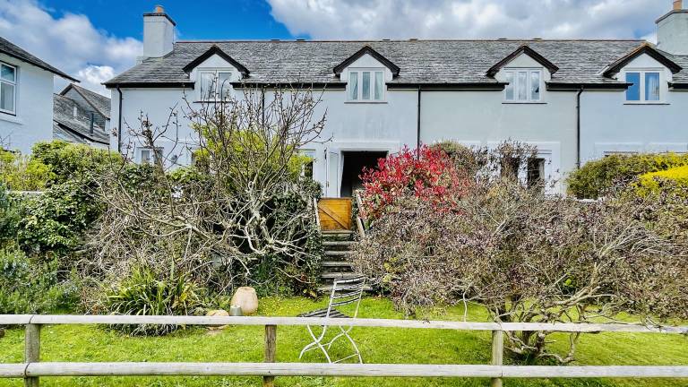 Cottage with patio & garden in Paignton