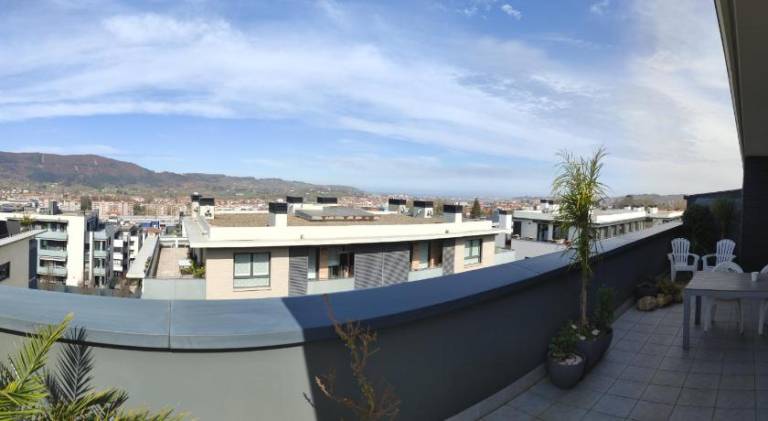 Habitacion pequena vistas y bano privado, NO piso entero, Small room view and private bathroom, NOT wh — photo 2