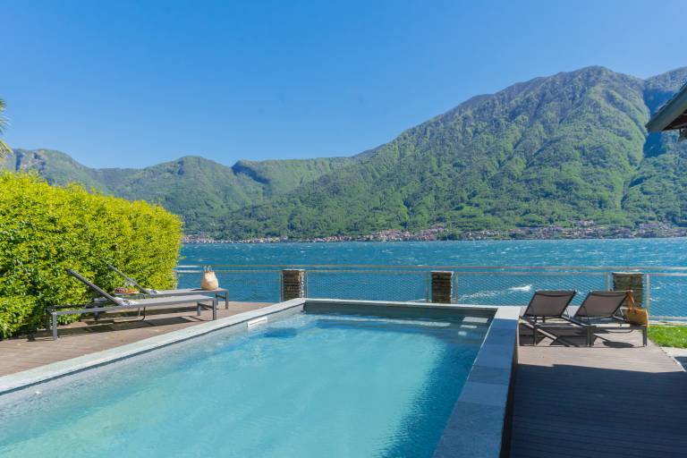 Villa with barbecue, jacuzzi & yard | Garden view | Suitable for remote work — photo 2