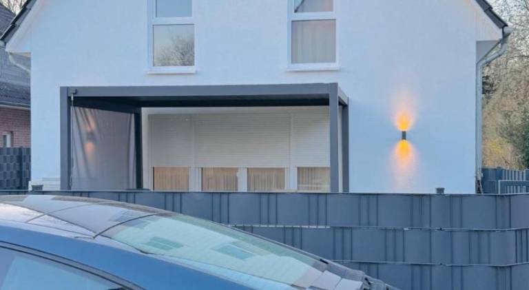Holiday apartment with garden in Hamburg
