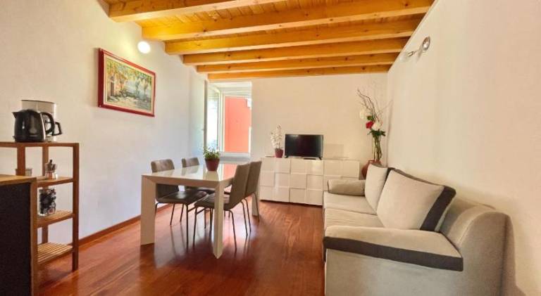 Beautiful apartment | Pets allowed in Gardone Riviera