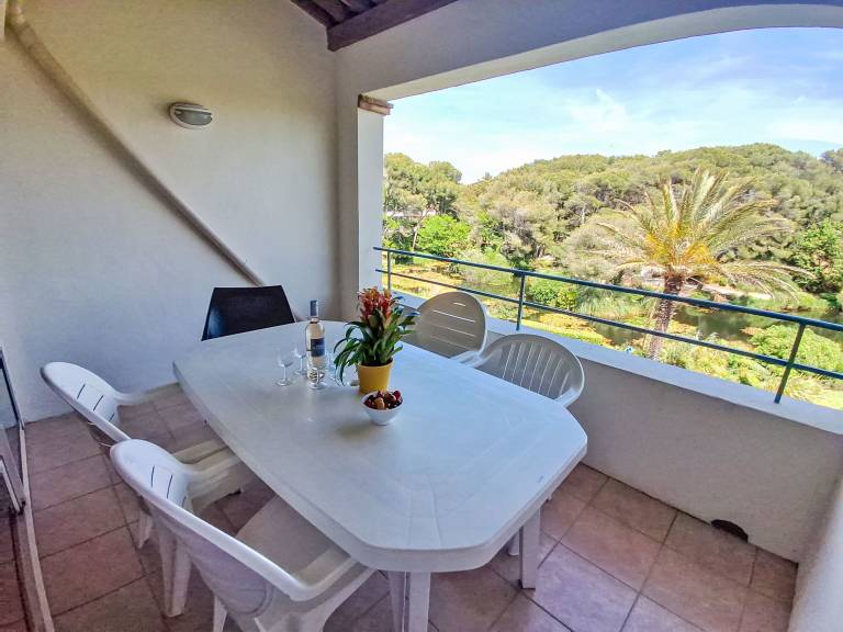 Pleasant rental apartment with pool, yard & patio | Lake view | Next to the beach | Pets are welcome — photo 5