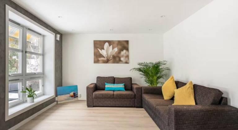 Bright family home — photo 3