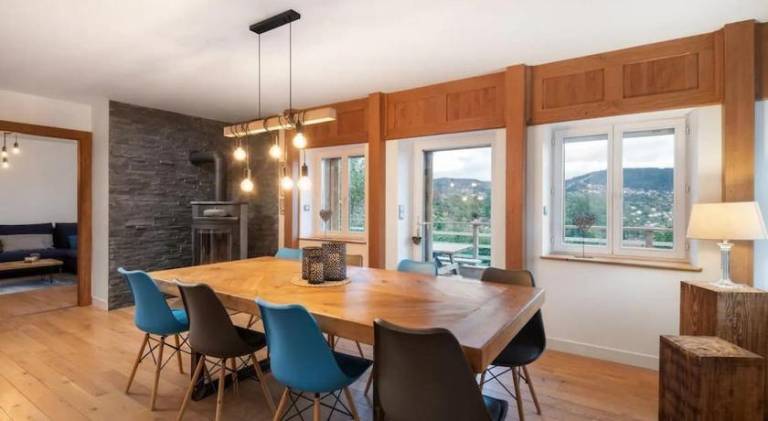 Vacation home with hot tub — photo 4