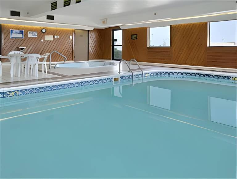 Days Inn by Wyndham Watertown — photo 2