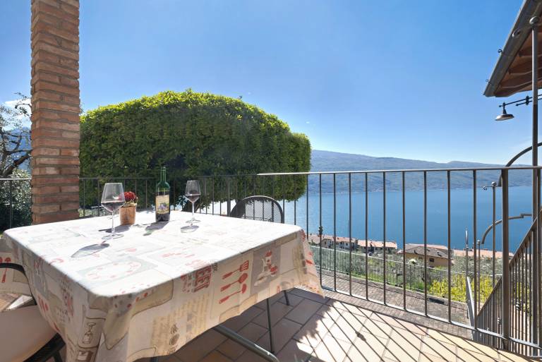 Holiday Apartment 'Rustico Spagnol 3' with Lake View, Pool & Wi-Fi — photo 3