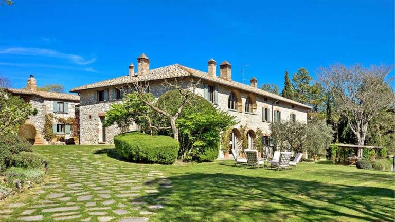 Luxurious independent villa with 12 beds in Val d'Orcia-VILLA AIOLA — photo 2