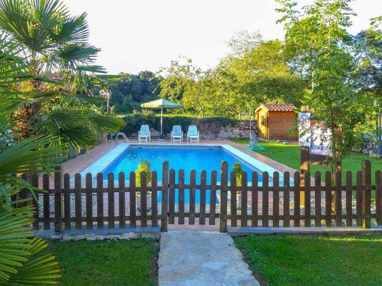 Vacation home with pool, terrace & garden | Beach view — photo 5