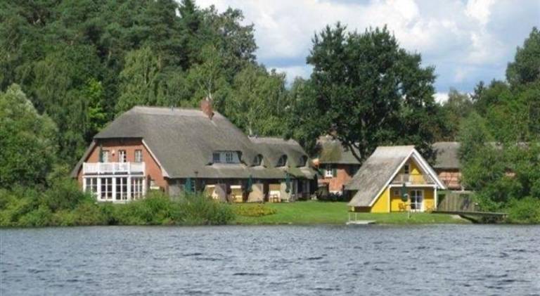 Ferien direkt am Wasser mit Hund in Guestrow