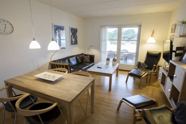 Holiday apartment with patio — photo 5
