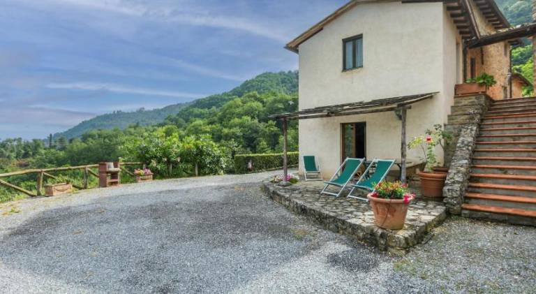 Rental apartment with pool | Pets allowed in Pistoia