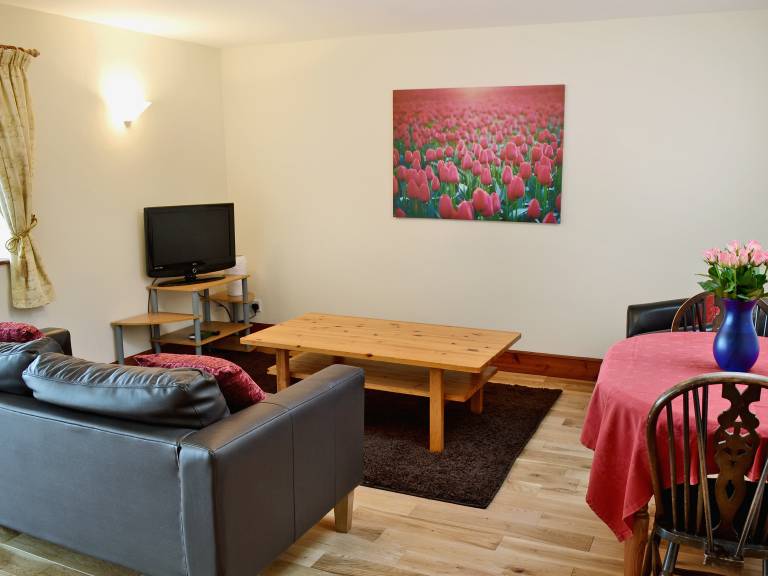 Children-friendly pleasant cottage with garden | Pets are welcome — photo 2