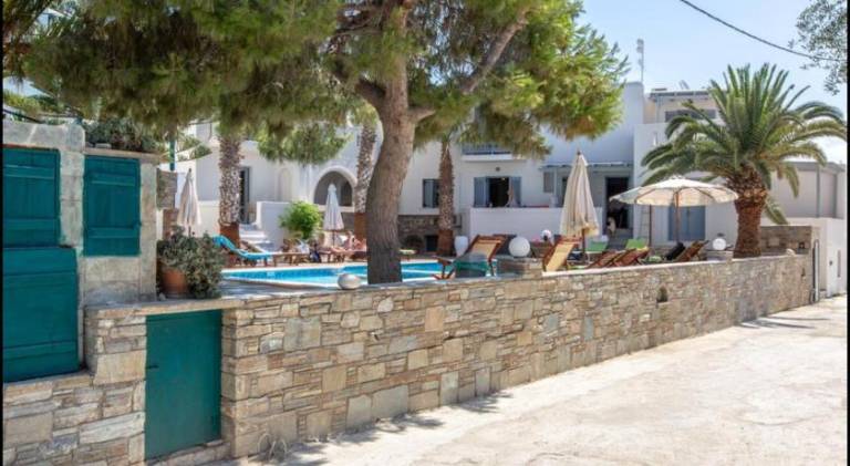 Serviced apartment with patio & pool | Next to the beach | Pets allowed — photo 3