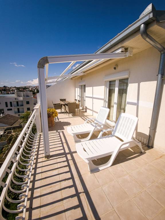 Apartment with barbecue & patio | Sea view — photo 4