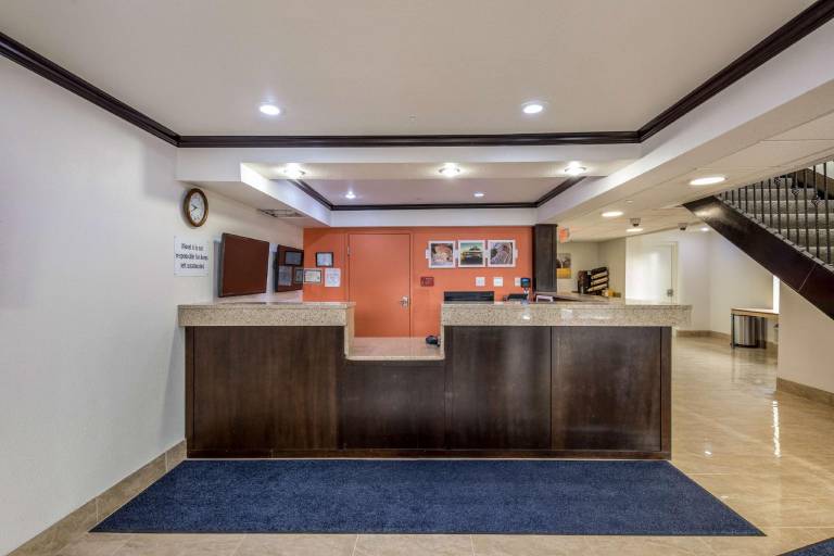 Motel 6 Peoria, IL — photo 2