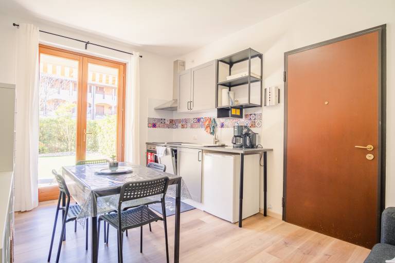 Apartment with yard | Garden view — photo 2
