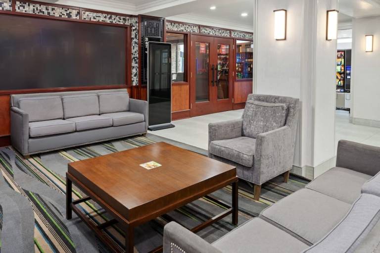 Holiday Inn Chicago Oakbrook by IHG