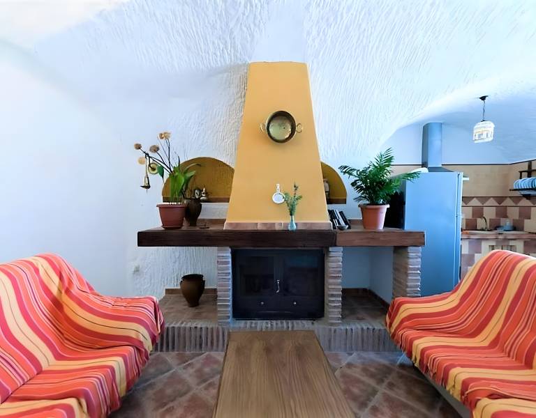 Aparthotel with grill, pool & garden — photo 4