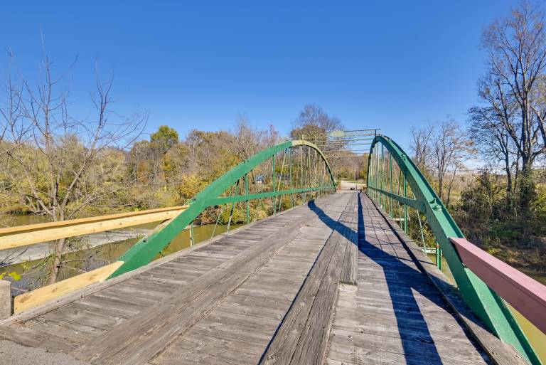 Walk to Golf Course: Spacious Rough River Retreat! — photo 3