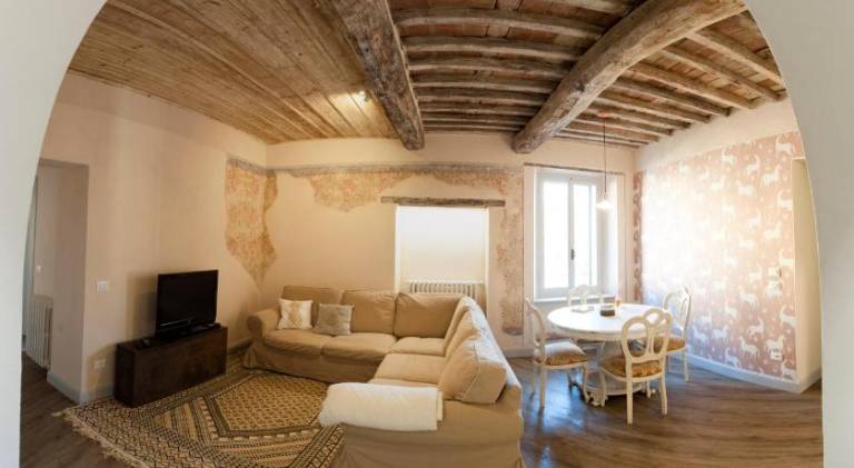 Holiday apartment with 2 rooms for 4 persons in Pietrasanta