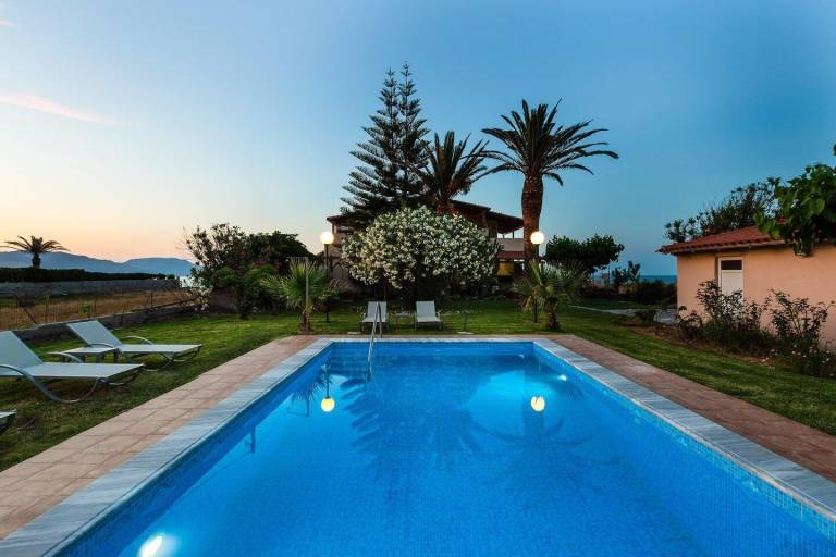 Fully equipped nice rental apartment with barbecue, private pool & yard | Next to the beach | Good for workation | Pets are welcome — photo 3