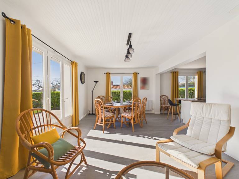 Beautiful vacation home with terrace, BBQ & garden | Pet-friendly — photo 2