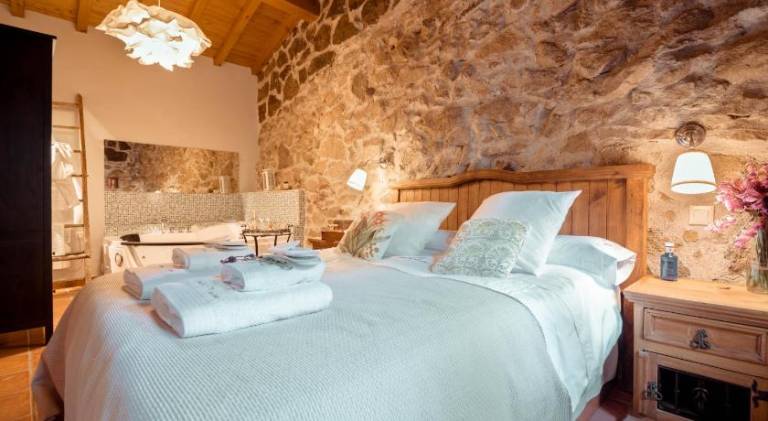 Vacation home with terrace & jacuzzi in Ávila