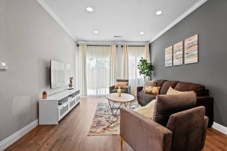 House  Azusa
