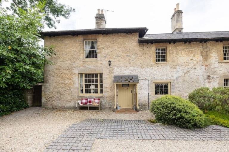 Cabin  Frome