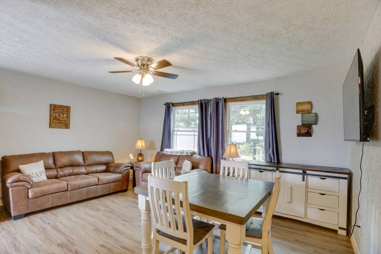 Mountain Retreat w/ Fire Pit in Flat Rock! — photo 4
