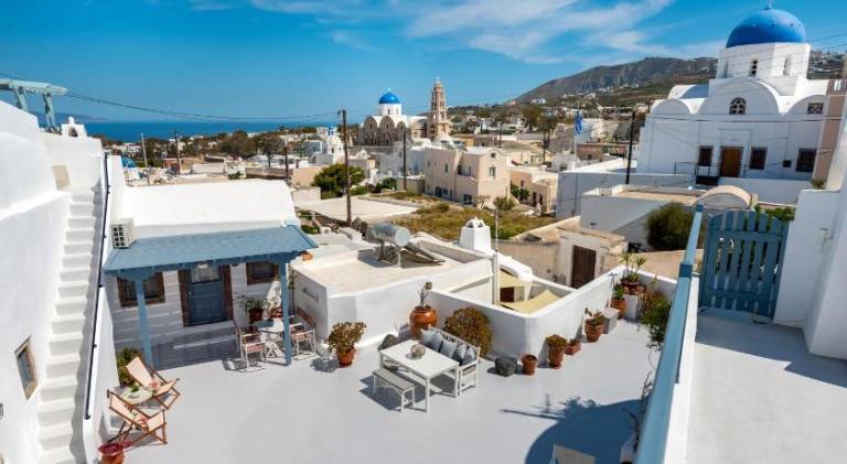 Serviced apartment with terrace | Pet-friendly in Santorini