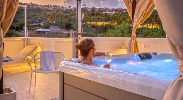 Drea Acitrezza Luxury Home in Aci Castello