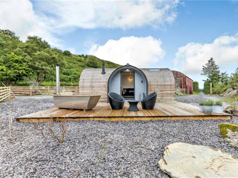 Camping with hot tub | Pet-friendly — photo 3