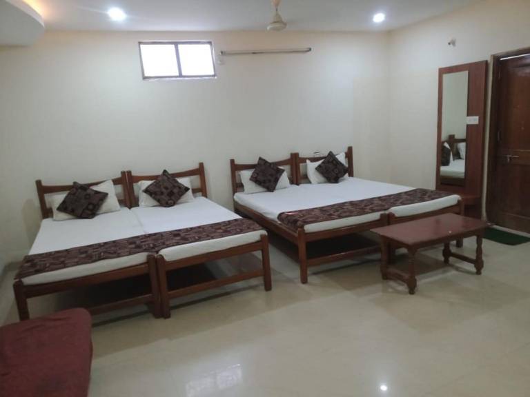 Goroomgo Mourya Inn Madhya pradesh — photo 5