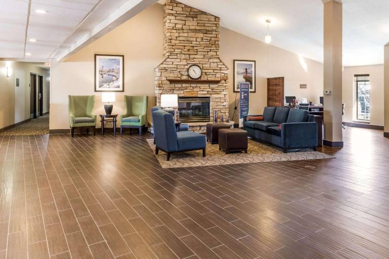 Comfort Inn Waukesha - Milwaukee West — photo 2