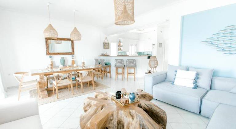 Fully equipped holiday apartment with yard & patio | Beach nearby | Pets allowed in Loutraki-Agioi Theodoroi