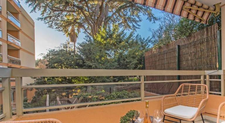 Appartement renove - Terrasse - Parking - BM — photo 5