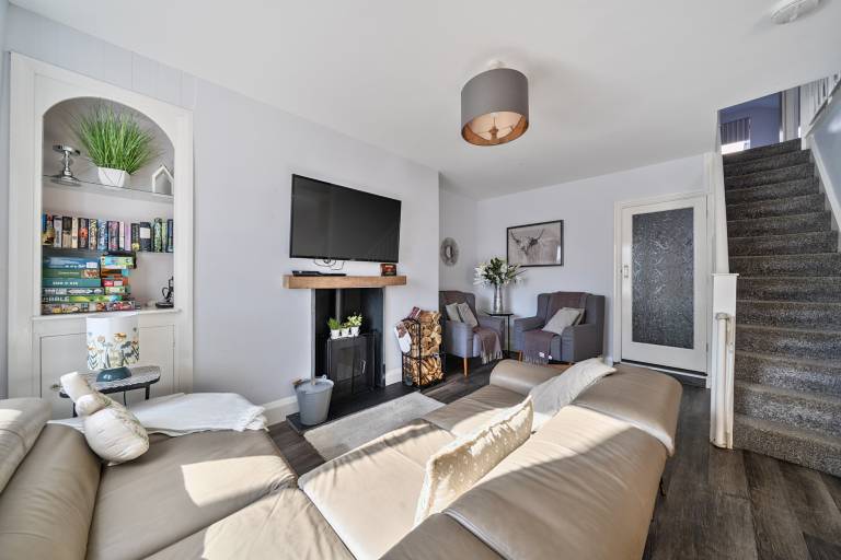 Children-friendly pleasant cottage with yard & jacuzzi | Beach view | Pets allowed — photo 4
