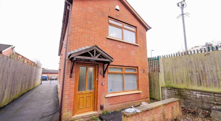 Bright & Elegant House Near City Centre and Stadium — photo 3