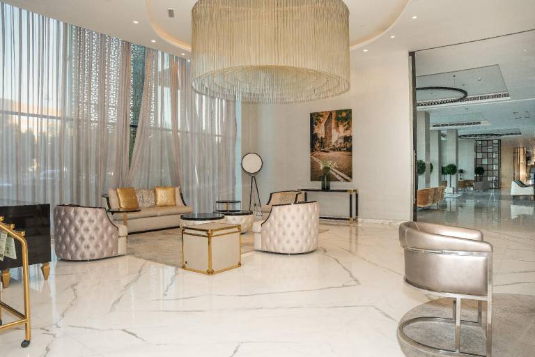 Ample serviced apartment with jacuzzi, sauna & pool | Pets are welcome — photo 3